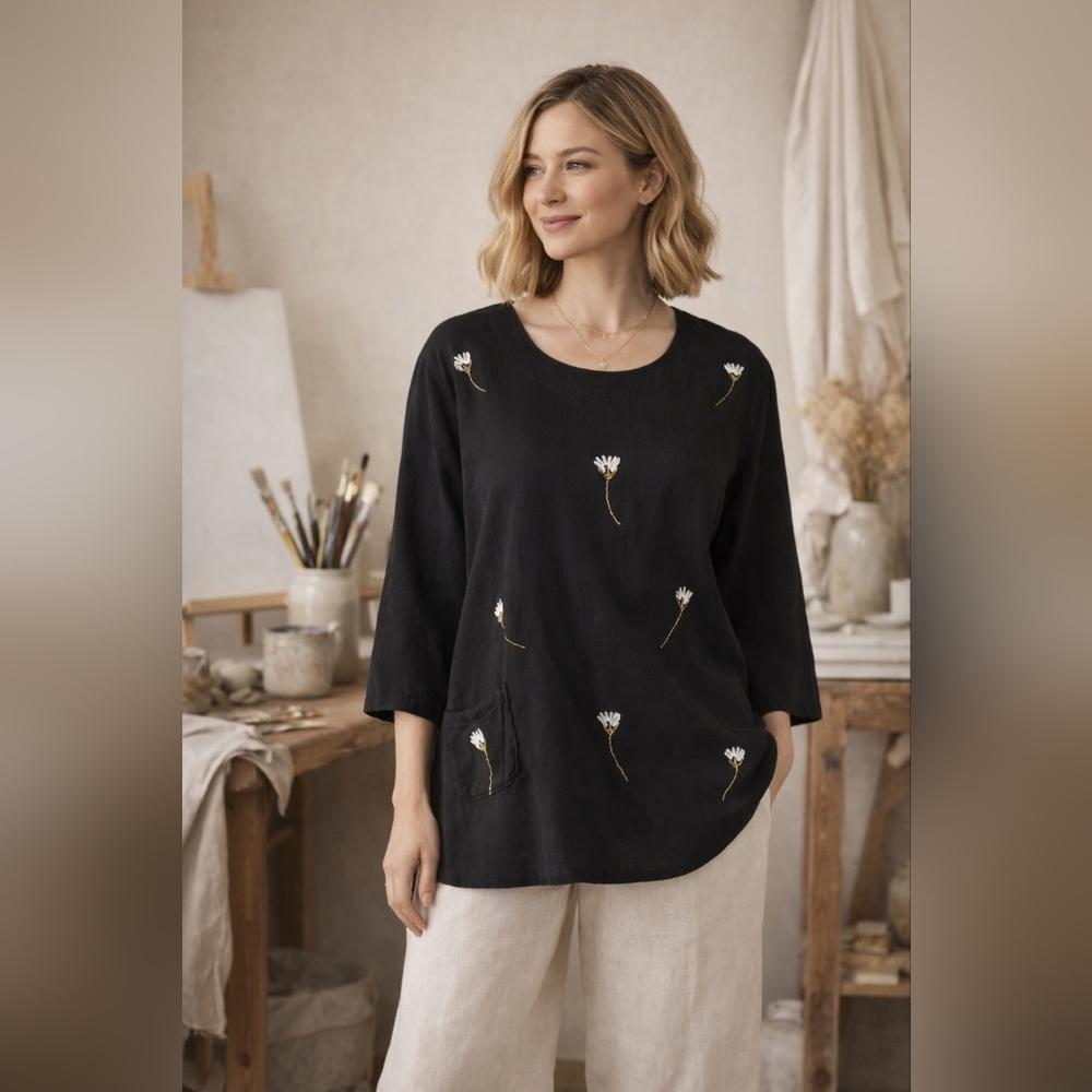 Lauriejo handmade women’s so. XL black tunic floral, boho feminine